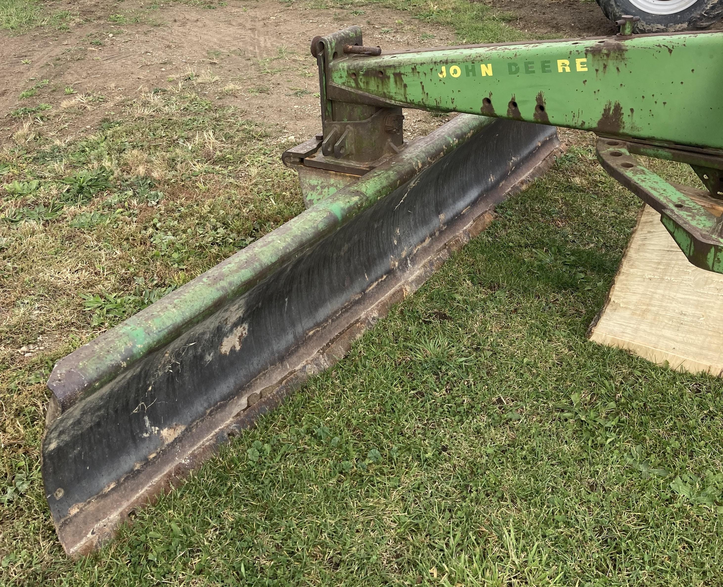 Main image John Deere 115