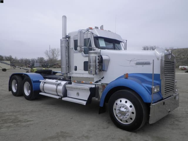 Image of Kenworth W900 equipment image 1