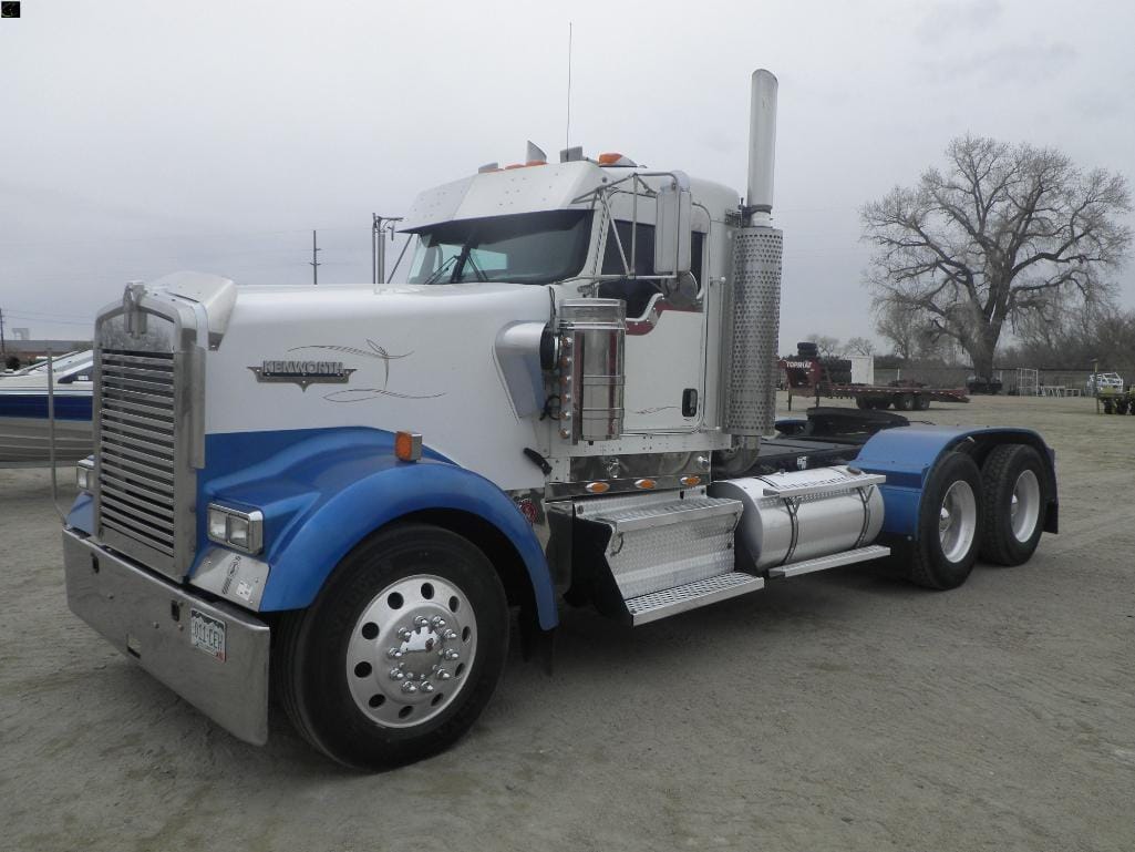 2007 Kenworth W900 Equipment Image0