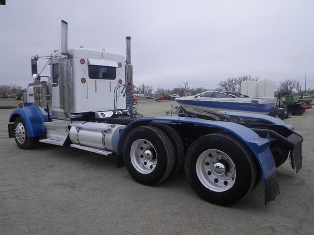 Image of Kenworth W900 equipment image 3