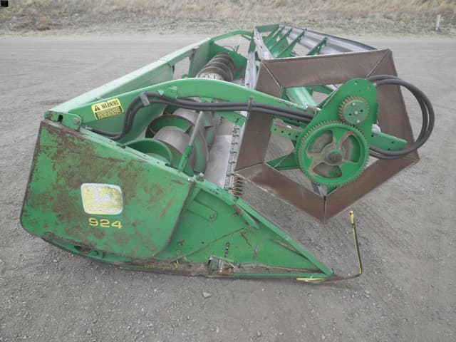 Image of John Deere 924 equipment image 4