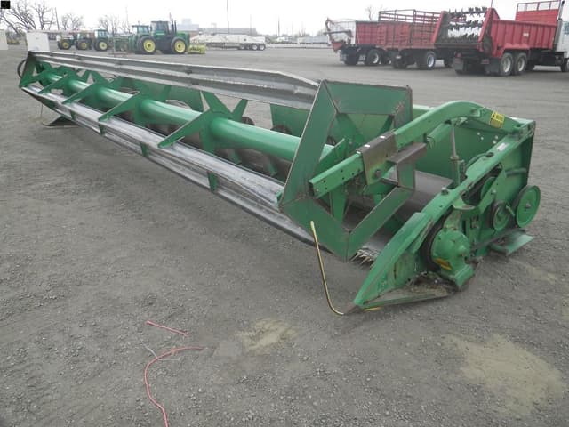 Image of John Deere 924 equipment image 1