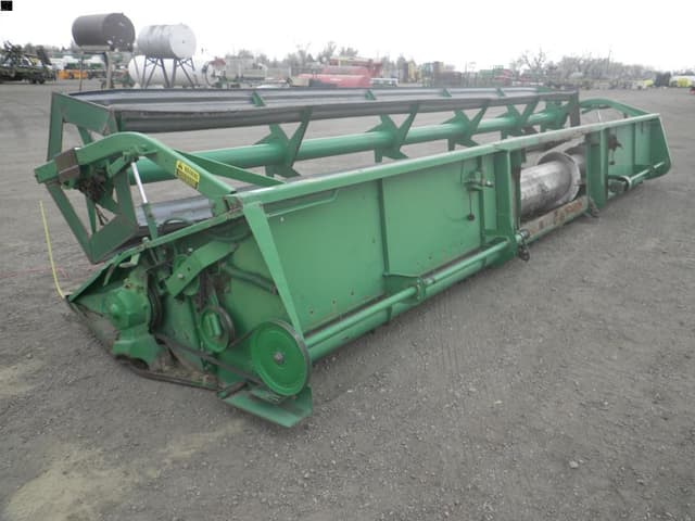 Image of John Deere 924 equipment image 2