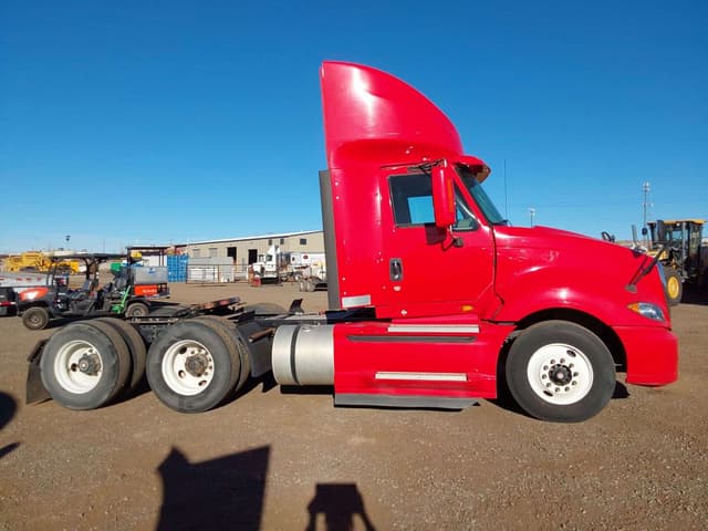 Image of International ProStar Plus 122 equipment image 2