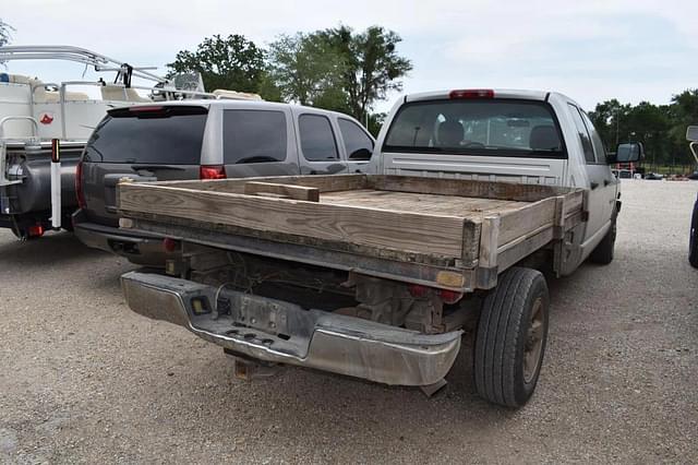 Image of Dodge Ram 2500 equipment image 3