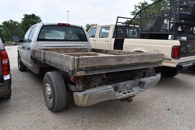 Image of Dodge Ram 2500 equipment image 2