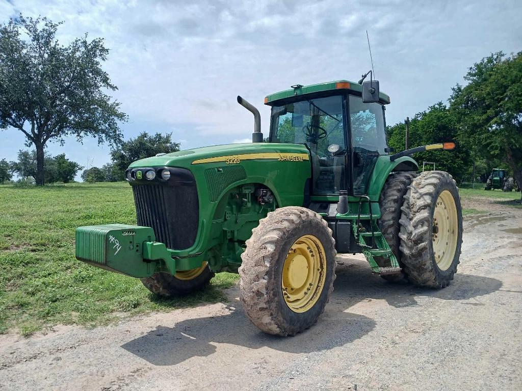 Image of John Deere 8220 Primary image