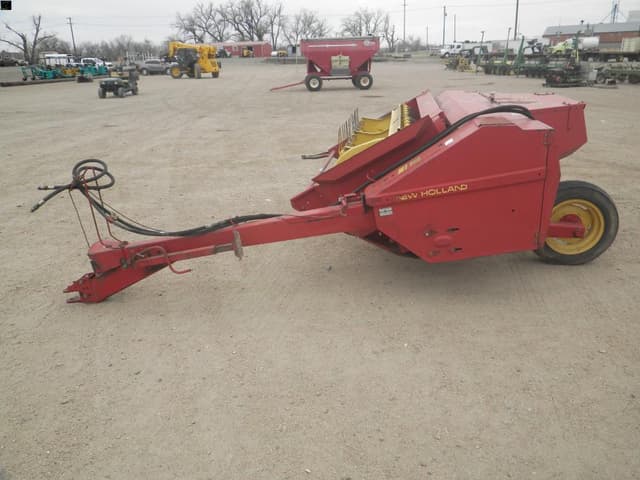 Image of New Holland 474 equipment image 4