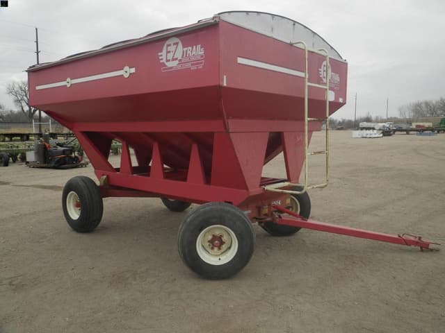 Image of E-Z Trail 3400 equipment image 1