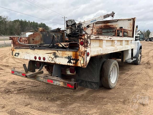 Image of Ford F-450 equipment image 4