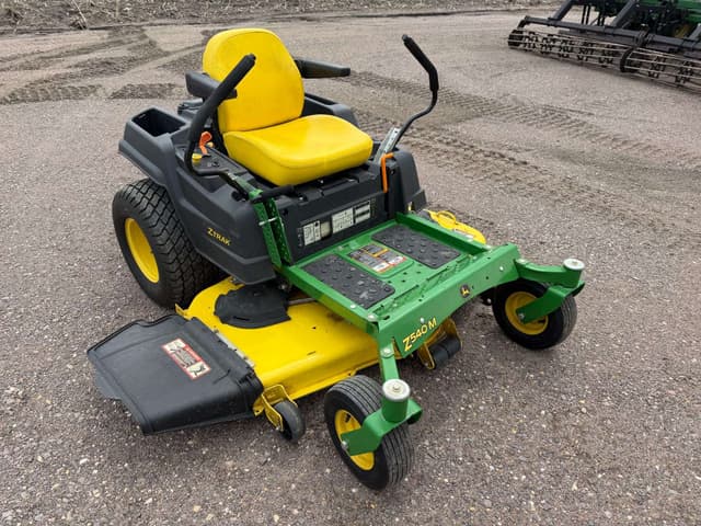 Image of John Deere Z540M equipment image 4