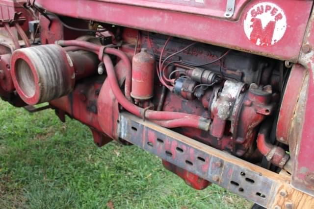 Image of Farmall Super M equipment image 4
