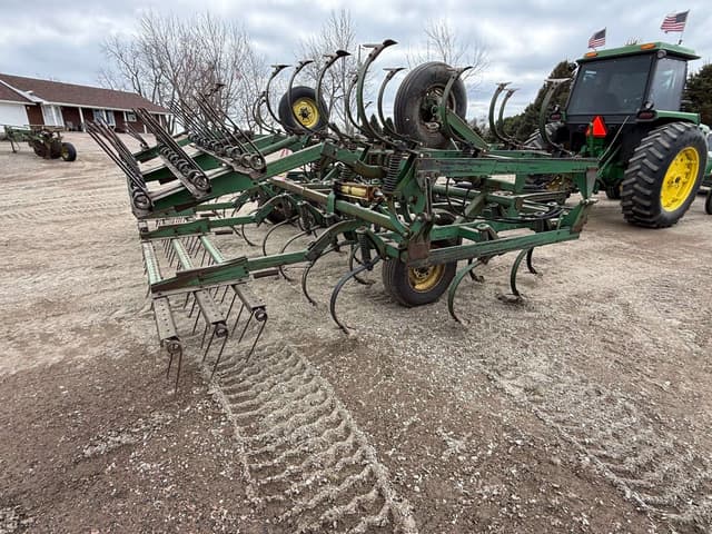 Image of John Deere 1010 equipment image 2