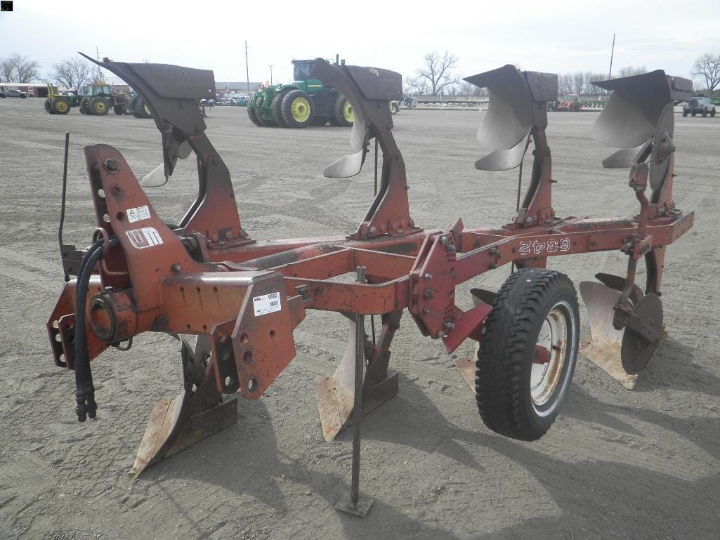 White 6342 Equipment Image0