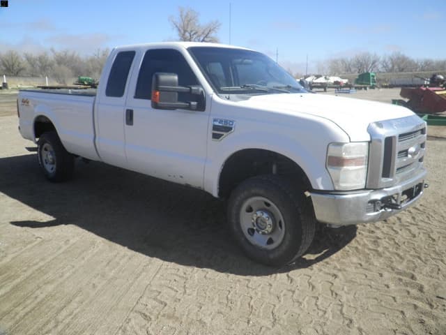 Image of Ford F-250 equipment image 2