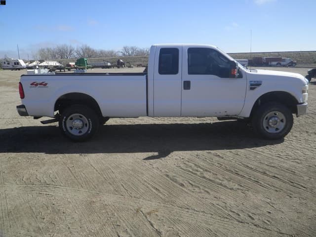 Image of Ford F-250 equipment image 3