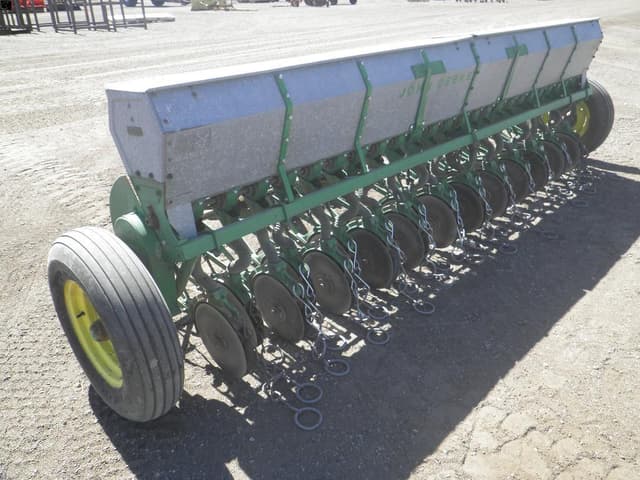 Image of John Deere B equipment image 2