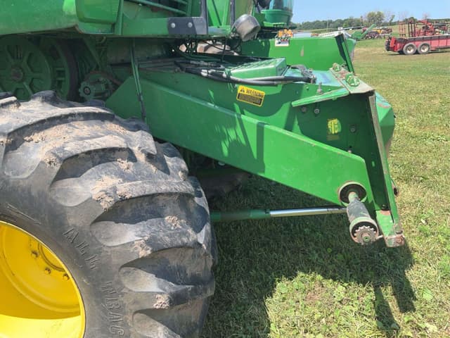Image of John Deere 6620 Titan II equipment image 4