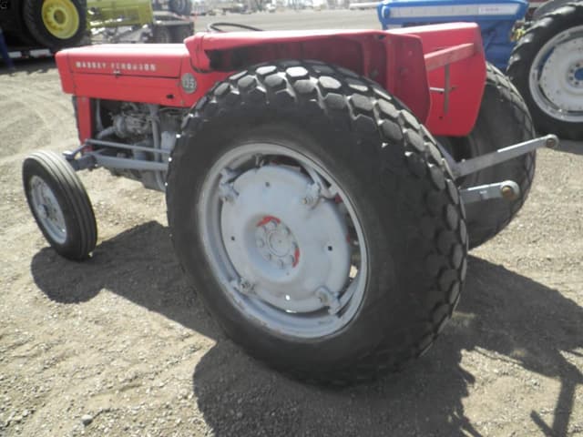 Image of Massey Ferguson 135 equipment image 4