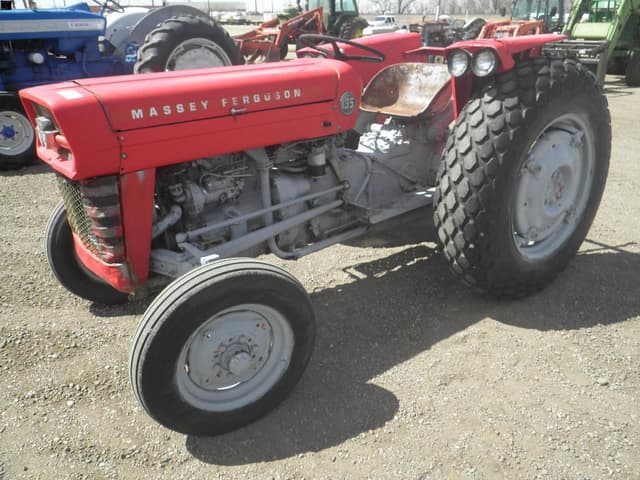 Image of Massey Ferguson 135 equipment image 2