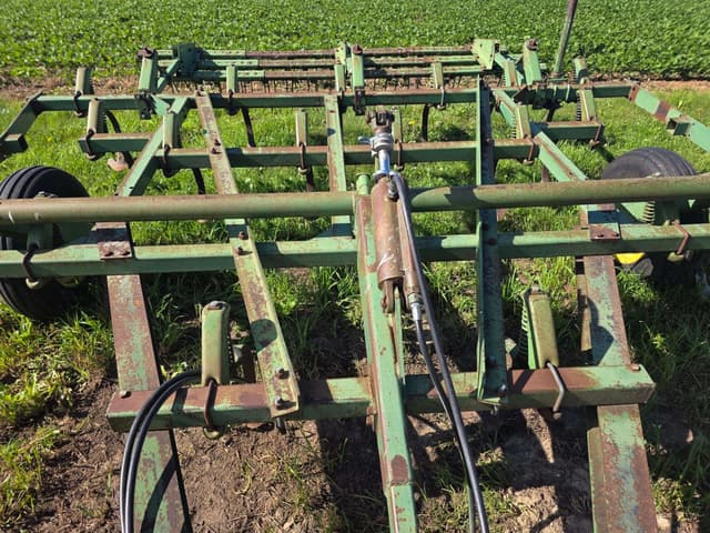 Image of John Deere E1000 equipment image 4