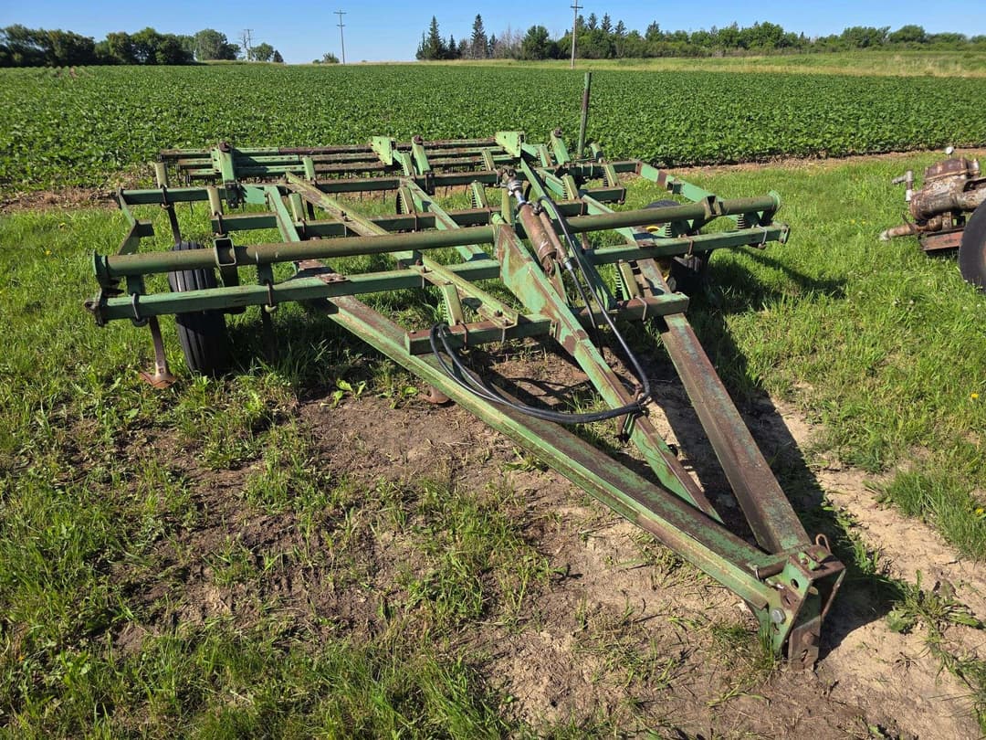 Image of John Deere E1000 Primary image