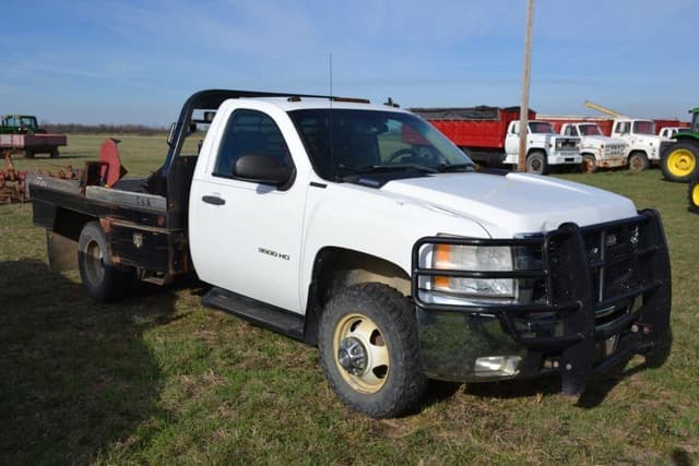 Image of Chevrolet 3500HD equipment image 2