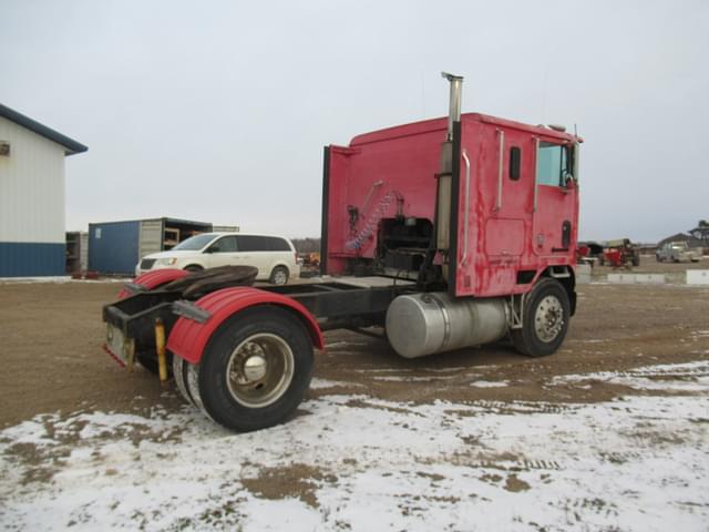 Image of International cabover equipment image 4