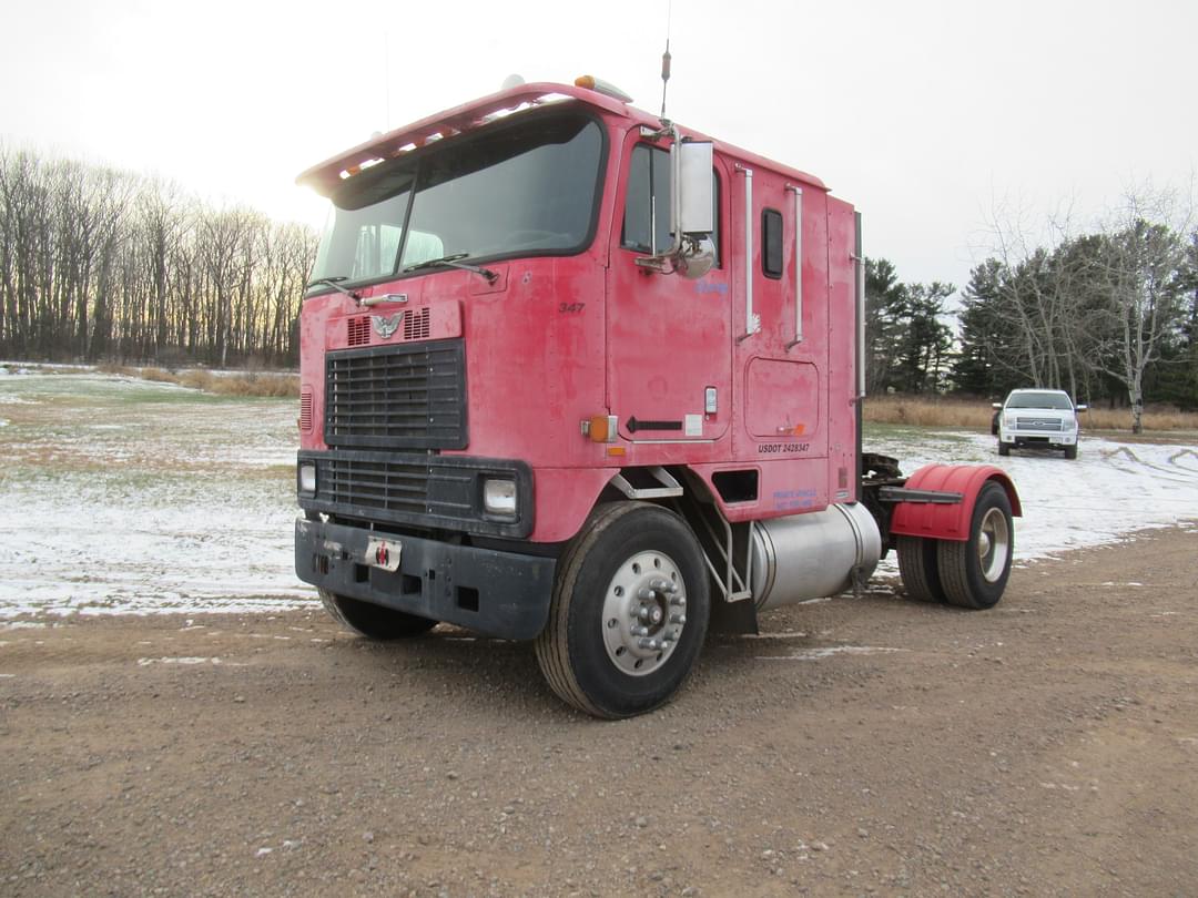 Image of International cabover Primary image