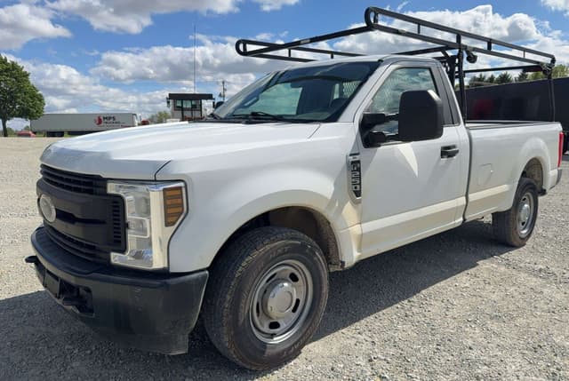 Image of Ford F-250 equipment image 2