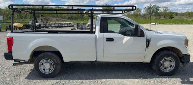 Image of Ford F-250 equipment image 1