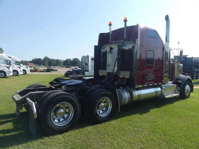 Image of Kenworth W900L equipment image 2