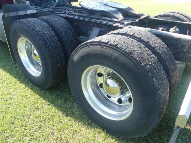 Image of Kenworth W900L equipment image 4