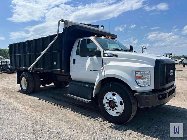 Image of Ford F-750 equipment image 3