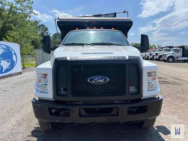 Image of Ford F-750 equipment image 2