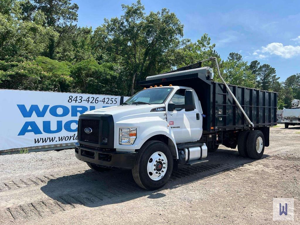 Image of Ford F-750 Primary image