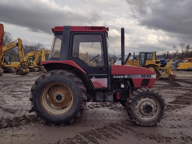 Image of Case IH 3230 equipment image 2