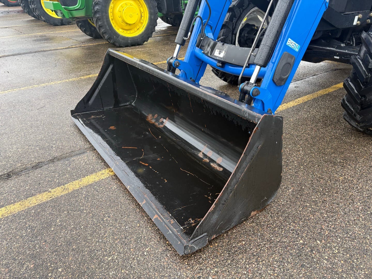 New Holland 845TL Equipment Image0