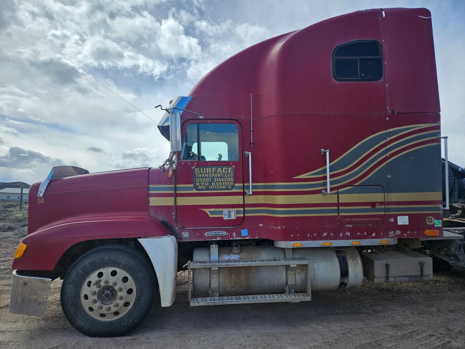 1996 Freightliner FLD120 Equipment Image0