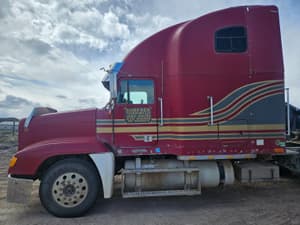 1996 Freightliner FLD120 Image