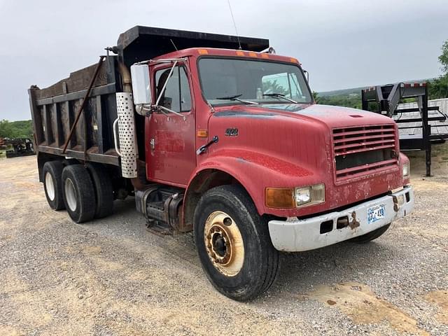Image of International 4900DT equipment image 1