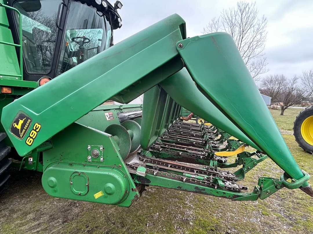 Image of John Deere 693 Image 1