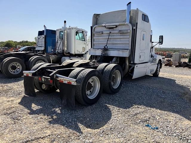 Image of Kenworth T600 equipment image 2