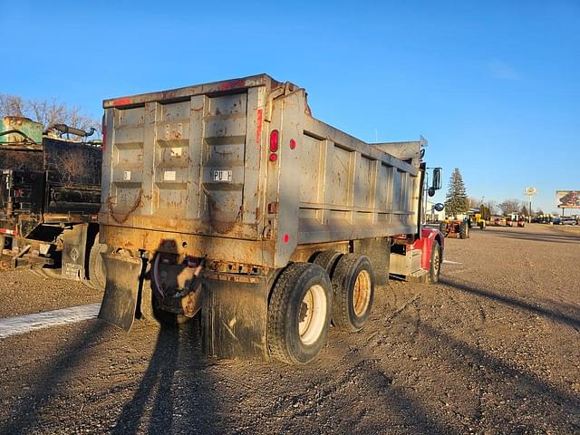 Image of Peterbilt 377 equipment image 4