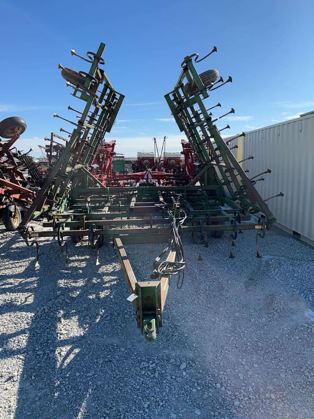 Image of John Deere 960 equipment image 1