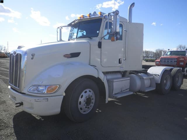 Image of Peterbilt 386 equipment image 2