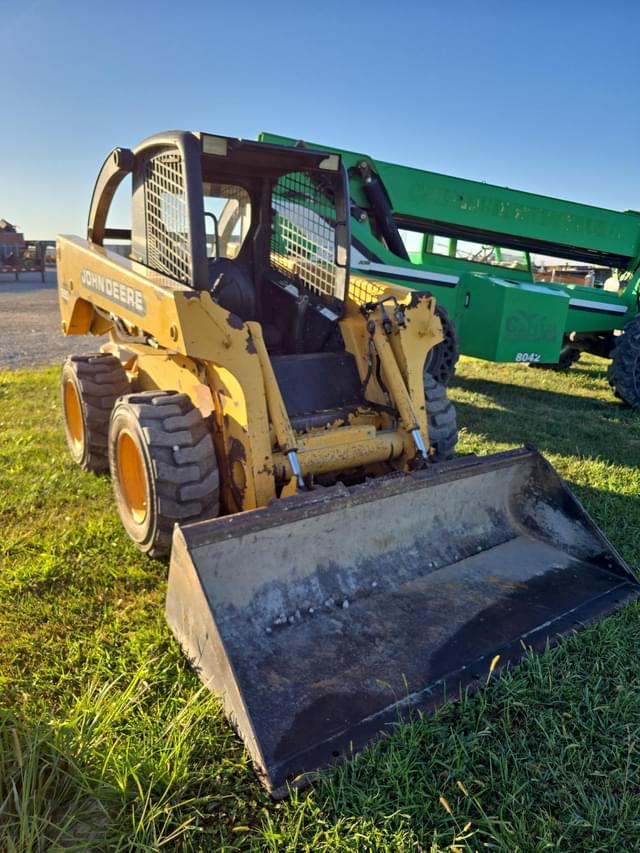 Image of John Deere 250 equipment image 2