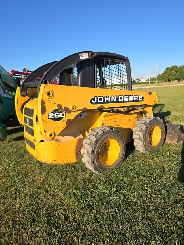 Image of John Deere 250 equipment image 4