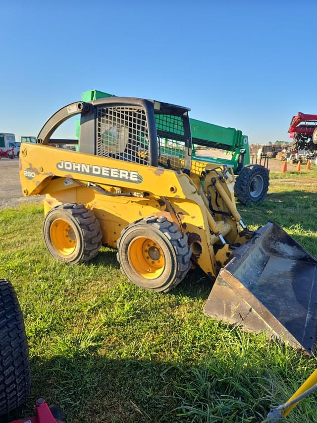Image of John Deere 250 equipment image 3