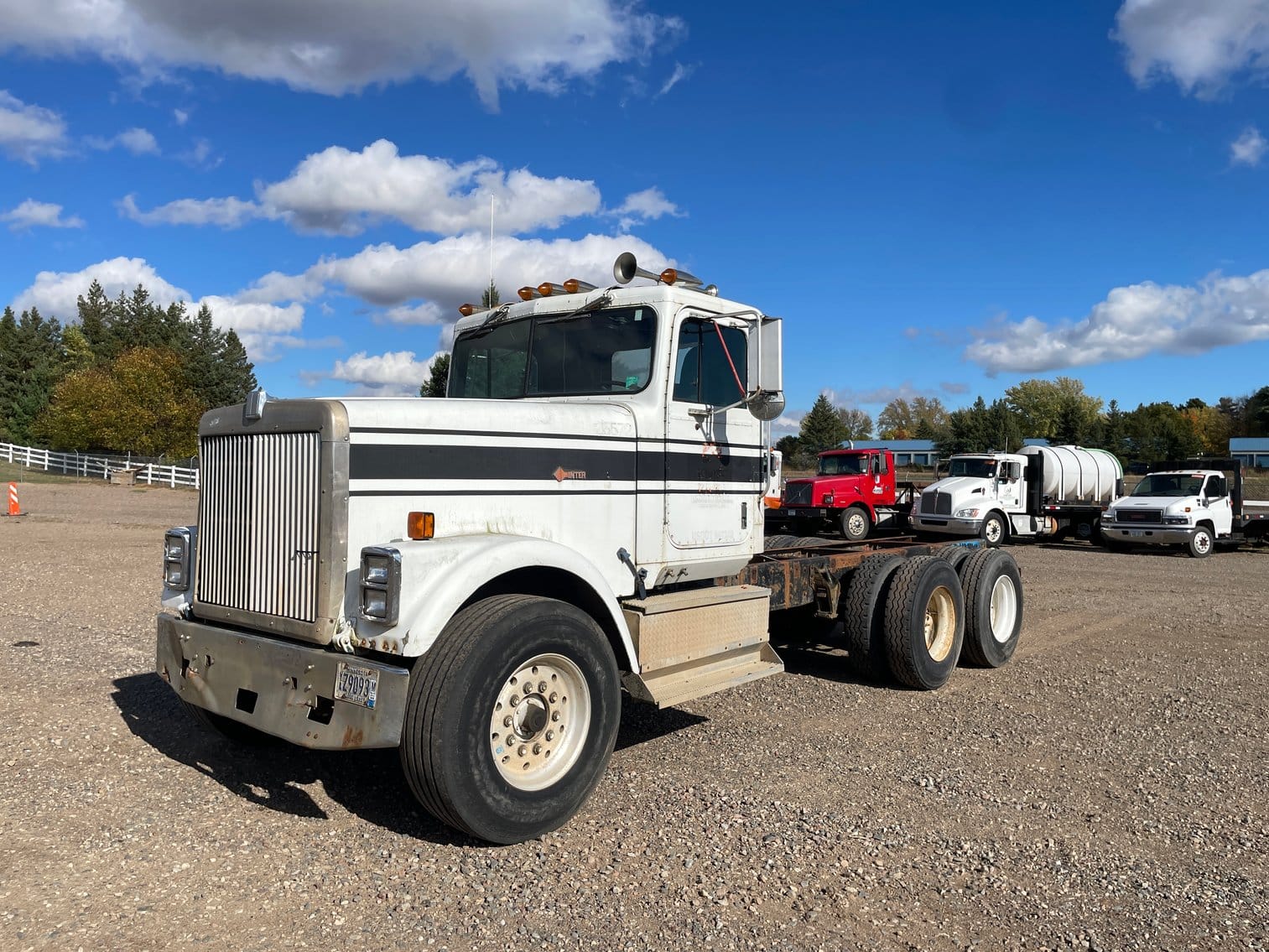 1989 International F9370 Equipment Image0